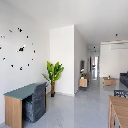 Swieqi 3bdr New Flat 4 דירה Is-Swieqi