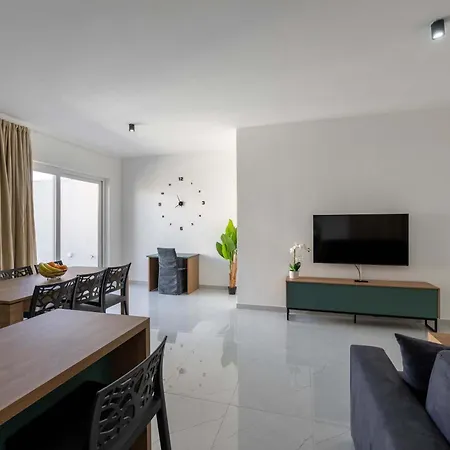 Swieqi 3bdr New Flat 4 *