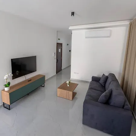 Swieqi 3bdr New Flat 4 *