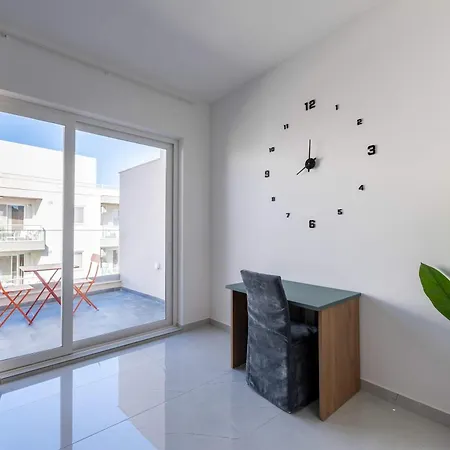 Swieqi 3bdr New Flat 4 *